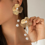 Wire Flower Pearl Earrings