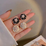 Black Or White pearl Stud earrings
